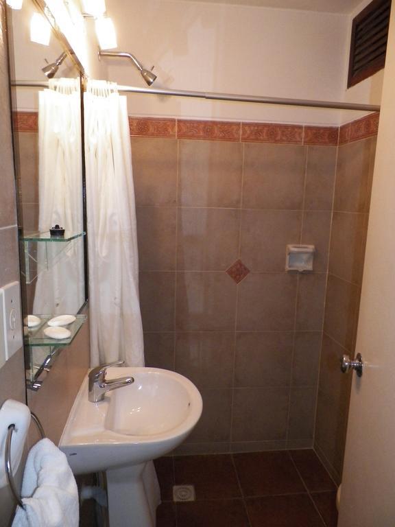 Hotel Yeruti ลาปาโลมา ภายนอก รูปภาพ